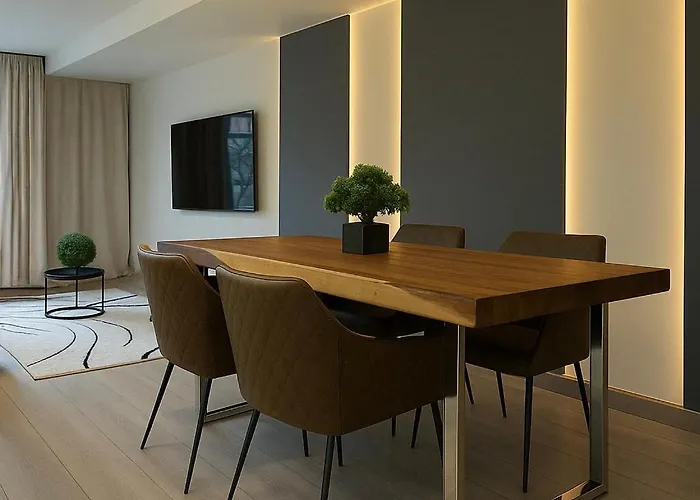Apartment 3 King Beds Free Parking Modern Luxe Escape *