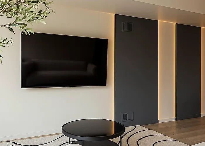 Apartment 3 King Beds Free Parking Modern Luxe Escape *