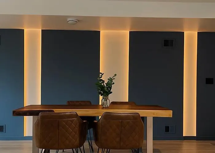 Apartment 3 King Beds Free Parking Modern Luxe Escape Pittsburgh