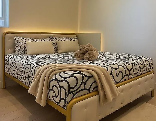 Apartment 3 King Beds Free Parking Modern Luxe Escape